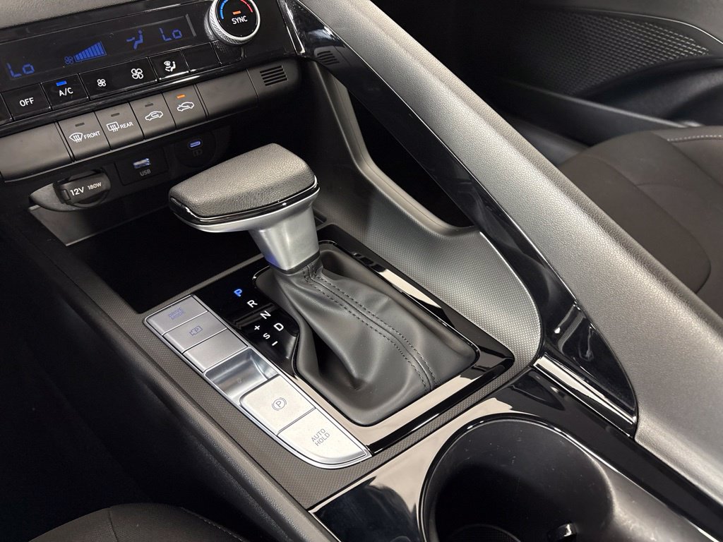 Certified 2025 Hyundai Elantra Hybrid FWD image 31