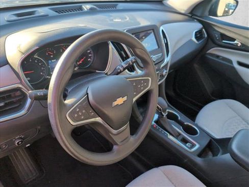Used 2022 Chevrolet Equinox LS w/ LS Convenience Package image 9