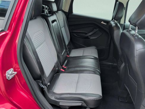 Used 2018 Ford Escape SE w/ SE Sport Appearance Package AWD/4WD image 30