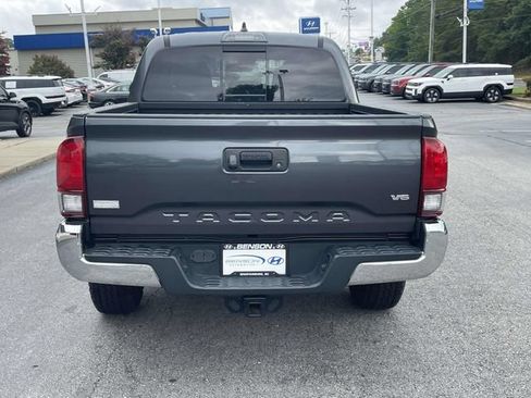 Used 2020 Toyota Tacoma SR5 RWD image 5
