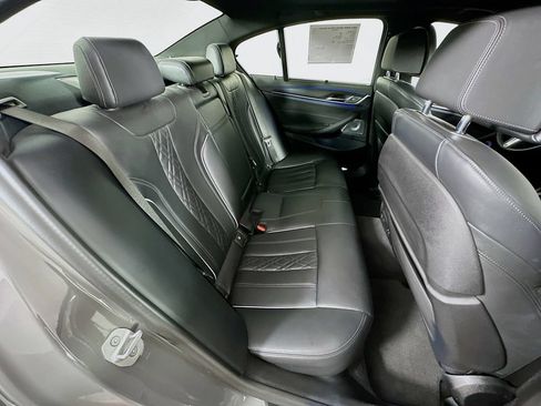 Used 2021 BMW M550i xDrive AWD/4WD image 36