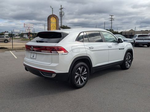 New 2026 Volkswagen Atlas Cross Sport SE image 3