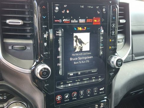 Used 2021 RAM 1500 Big Horn AWD/4WD image 17
