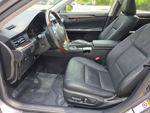 Used 2013 Lexus ES 350 w/ Luxury Pkg FWD image 22