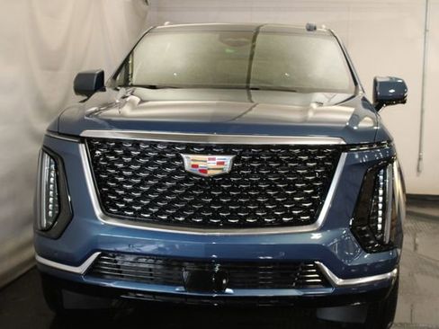 New 2026 Cadillac Escalade ESV Luxury image 3