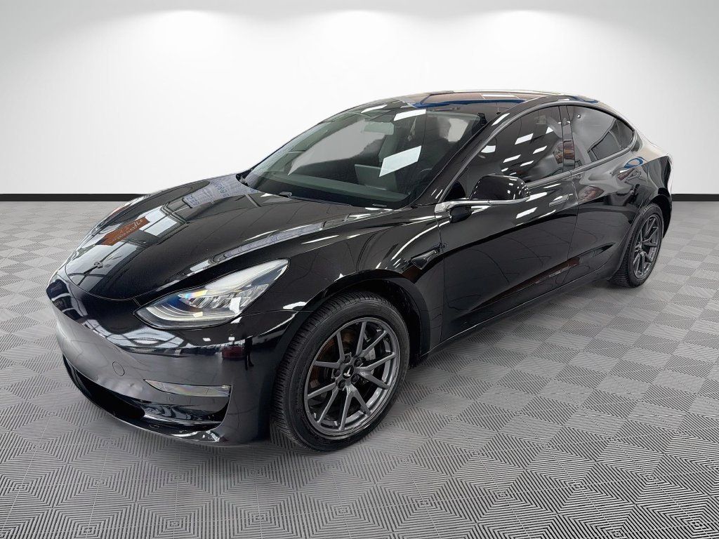 Used 2018 Tesla Model 3 Mid Range RWD image 1