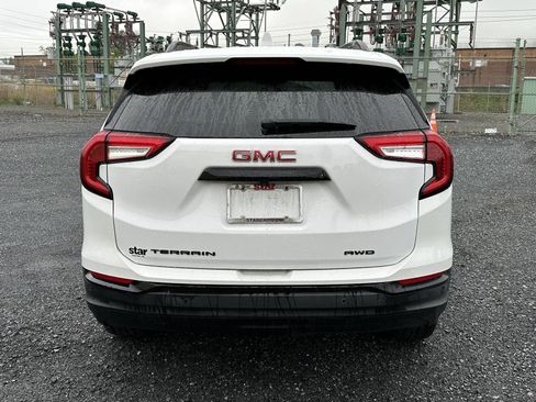 Used 2024 GMC Terrain SLT w/ Tech Package AWD/4WD image 7