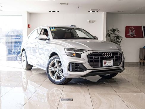 Used 2022 Audi Q8 Premium image 5