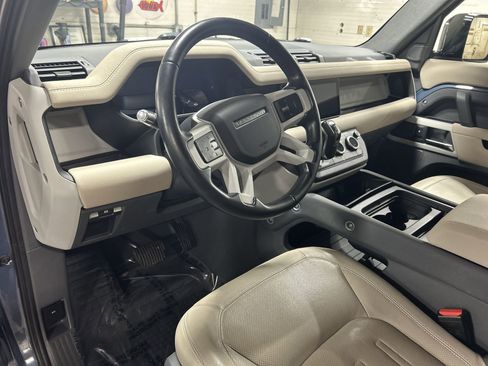 Used 2022 Land Rover Defender 110 S image 11