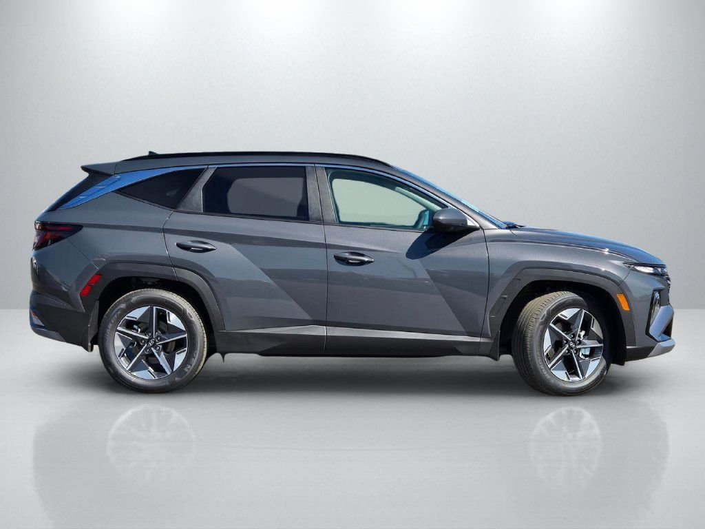 New 2026 Hyundai Tucson SEL FWD image 3