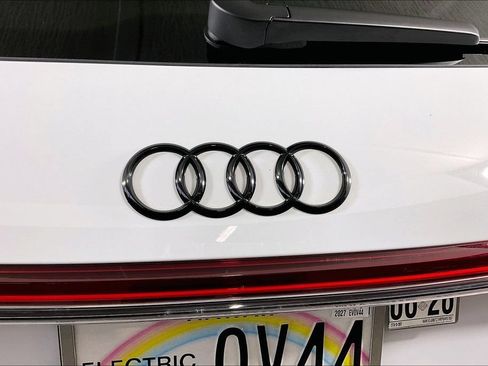Used 2024 Audi Q4 e-tron Premium Plus w/ Premium Plus AWD/4WD image 31