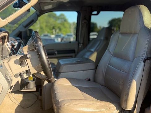 Used 2008 Ford F350 Lariat image 10