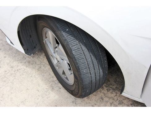 Used 2025 Hyundai Elantra SE FWD image 32