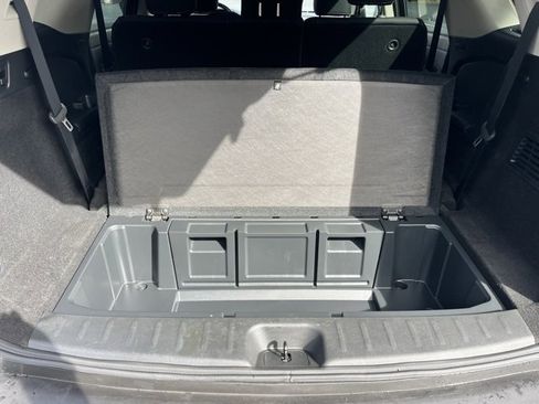 Certified 2024 Nissan Pathfinder SV image 40