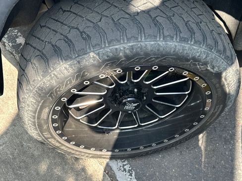 Used 2019 Jeep Grand Cherokee Limited RWD image 3