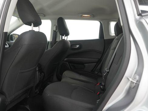 Used 2019 Jeep Compass Sport AWD/4WD image 16