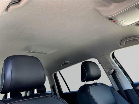 Used 2023 Volkswagen Tiguan SE AWD/4WD image 27