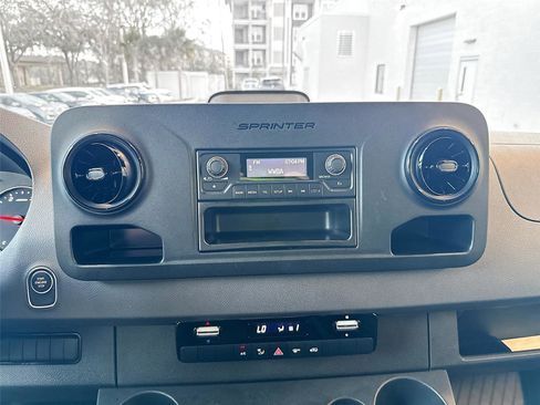 Used 2025 Mercedes-Benz Sprinter 2500 image 8
