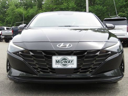 Used 2023 Hyundai Elantra Limited FWD image 2