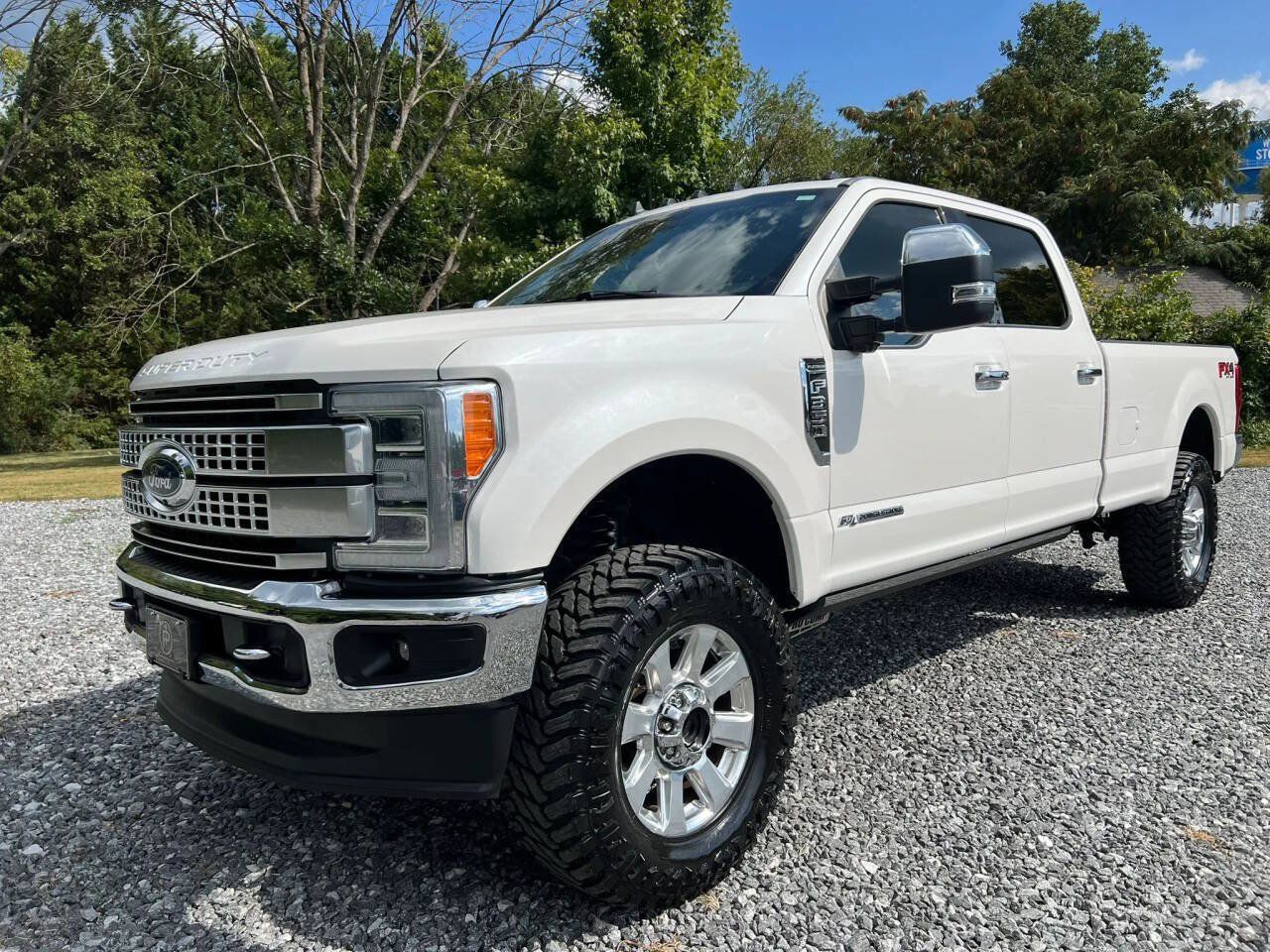 Used 2019 Ford F350 Platinum w/ Platinum Ultimate Package AWD/4WD image 3