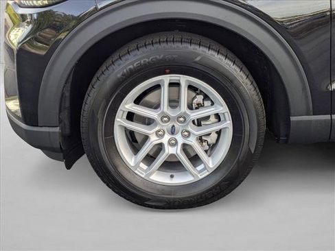 New 2026 Ford Explorer Active RWD image 9