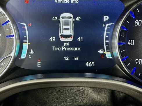 Used 2026 Chrysler Pacifica Select AWD/4WD image 15
