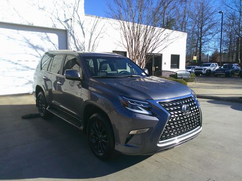 Used 2023 Lexus GX 460 Premium image 2