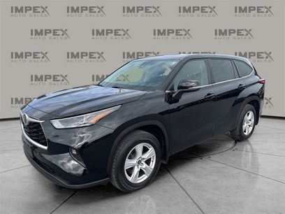 Used 2022 Toyota Highlander LE