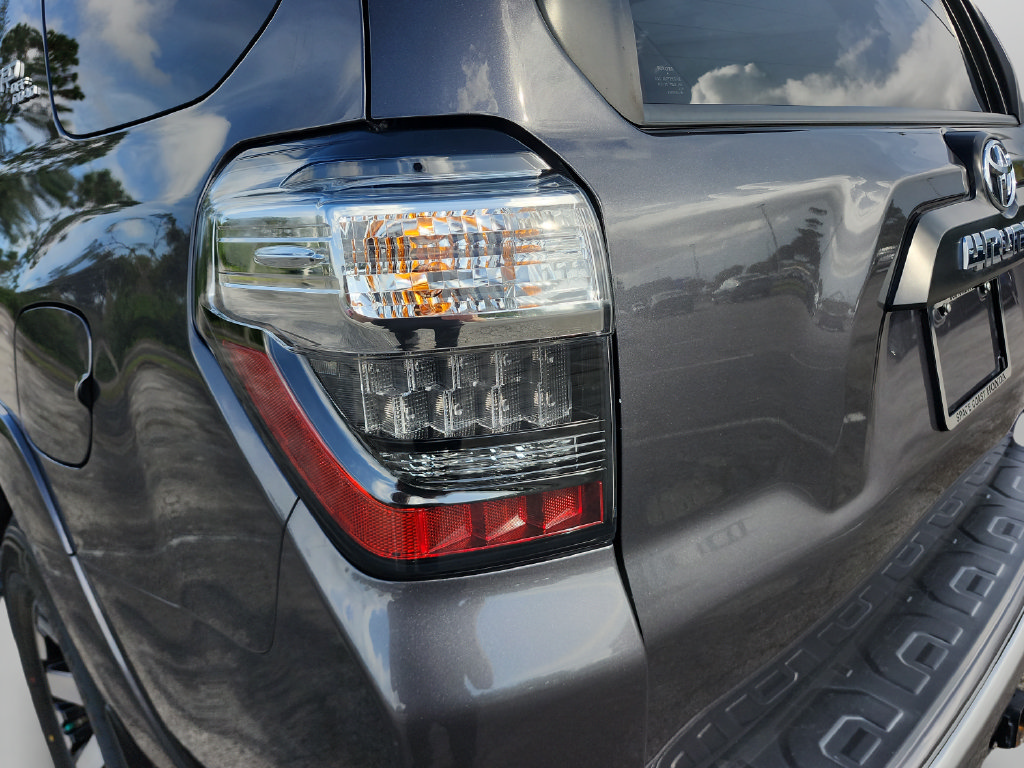 Used 2019 Toyota 4Runner TRD Off-Road Premium AWD/4WD image 15