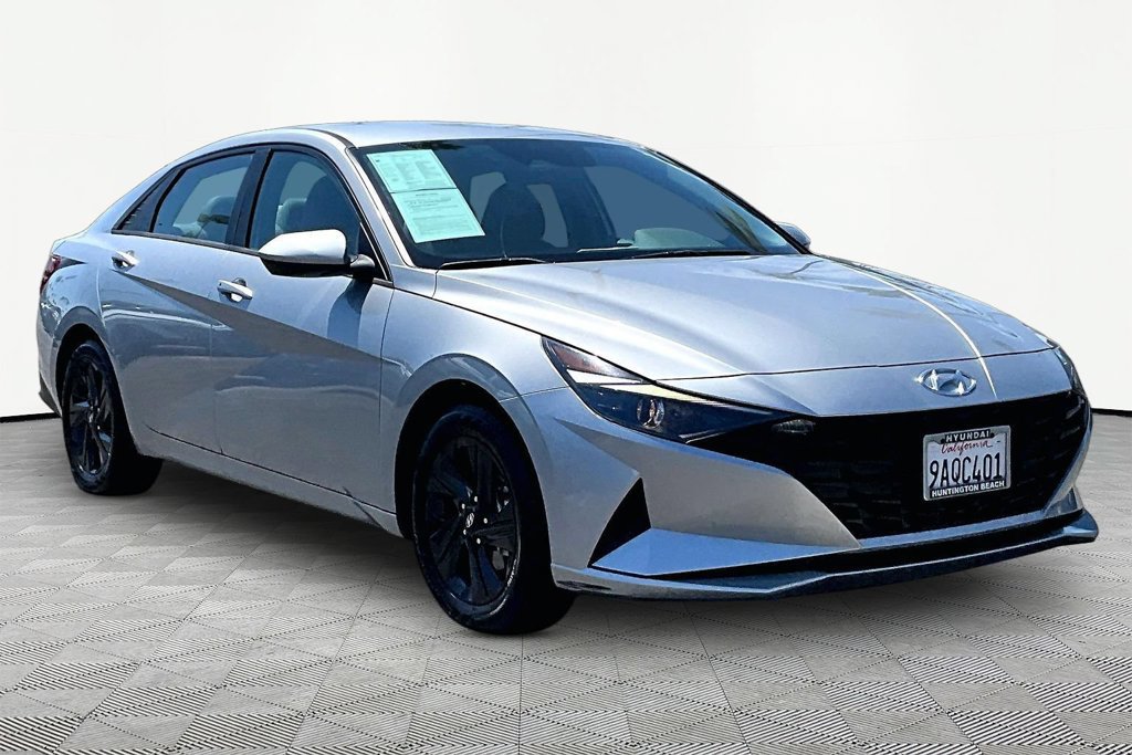 Certified 2022 Hyundai Elantra SEL FWD image 6