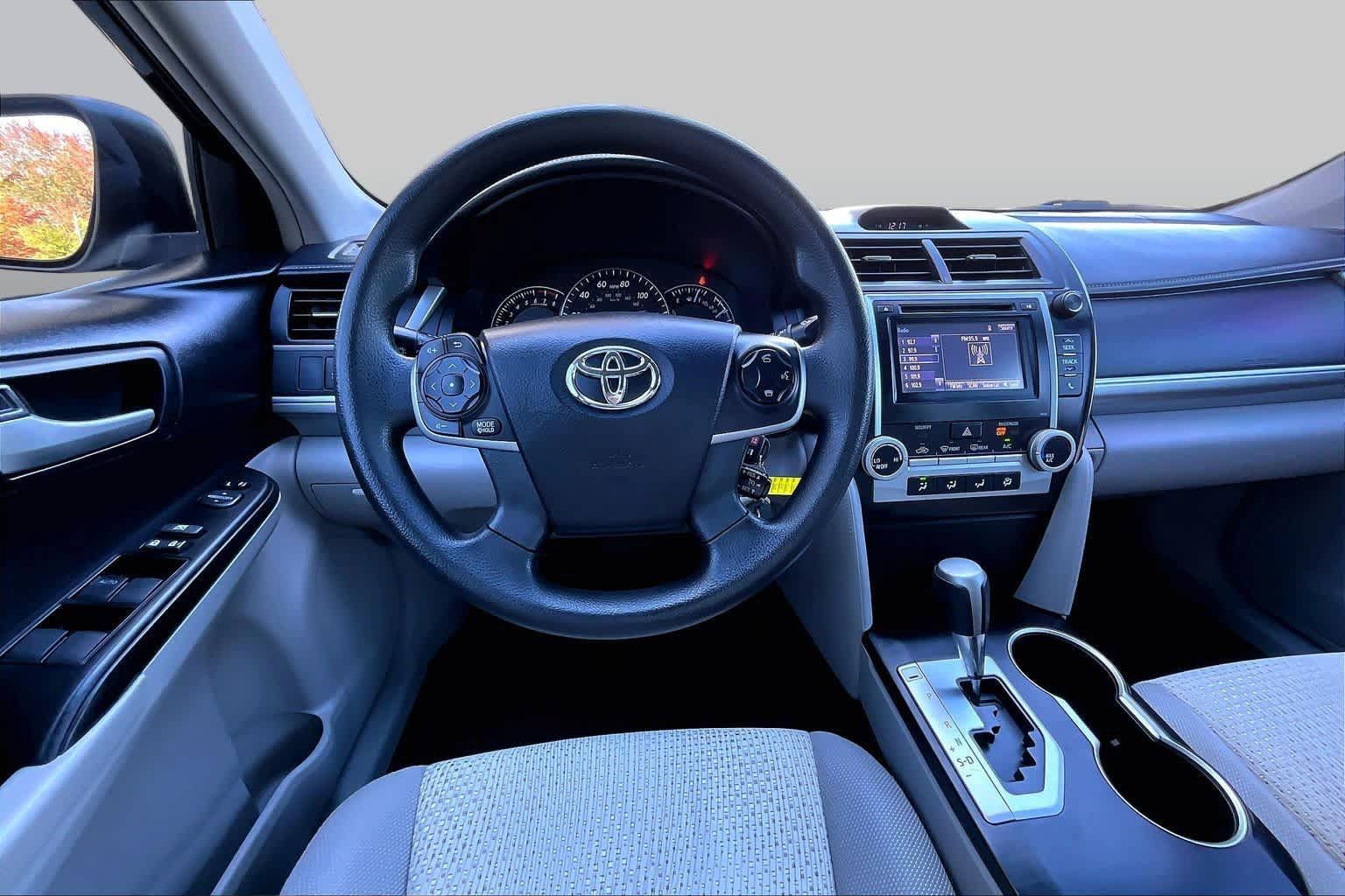 Used 2014 Toyota Camry LE FWD image 6