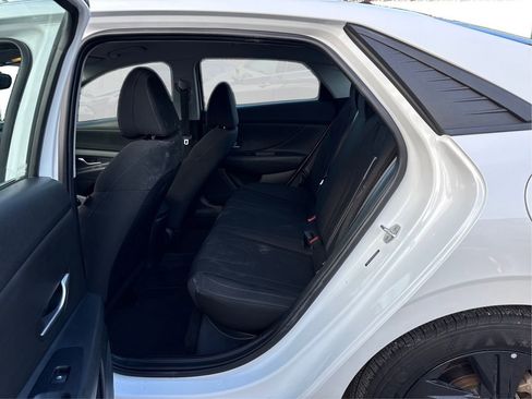 Used 2022 Hyundai Elantra SEL image 10