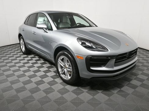 Certified 2025 Porsche Macan image 26