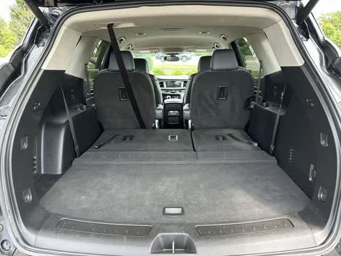 Used 2020 Buick Enclave Essence AWD/4WD image 28