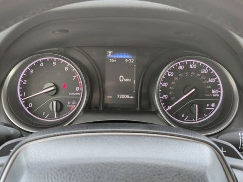 Used 2023 Toyota Camry SE FWD image 14