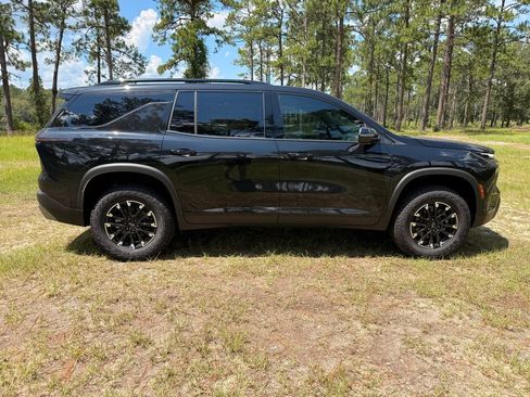 New 2026 Chevrolet Traverse Z71 w/ Enhanced Driving Package AWD/4WD image 6