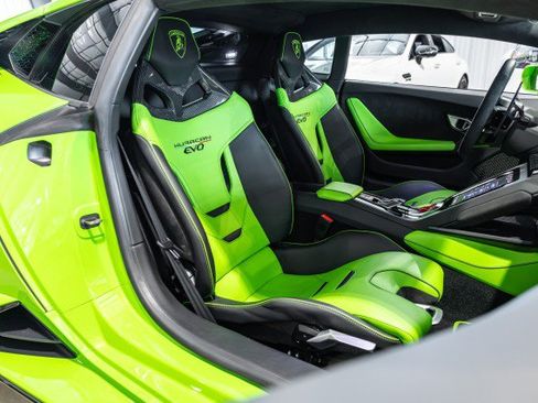Used 2022 Lamborghini Huracan EVO RWD image 45