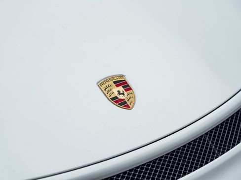 Used 2018 Porsche 911 GT3 RWD image 12
