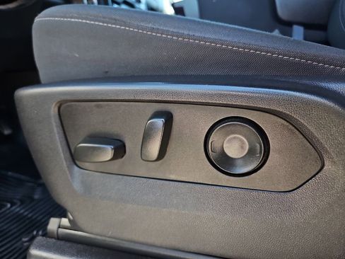 Used 2023 Chevrolet Silverado 1500 Custom image 15