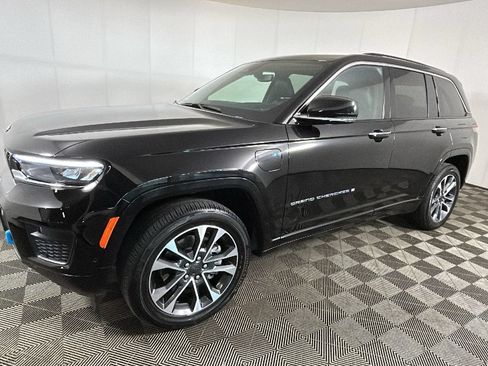 Used 2023 Jeep Grand Cherokee Overland AWD/4WD image 7