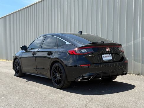 Used 2022 Honda Civic Sport Touring image 6