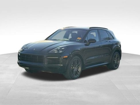 Used 2019 Porsche Cayenne S image 9