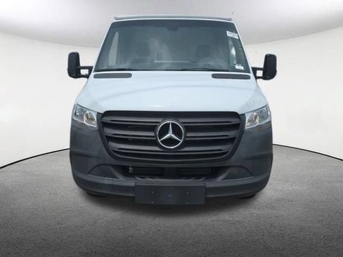 Used 2024 Mercedes-Benz Sprinter 3500 image 2
