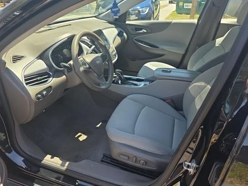 Used 2021 Chevrolet Malibu LT FWD image 5