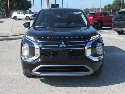 New 2025 Mitsubishi Outlander SE image 7