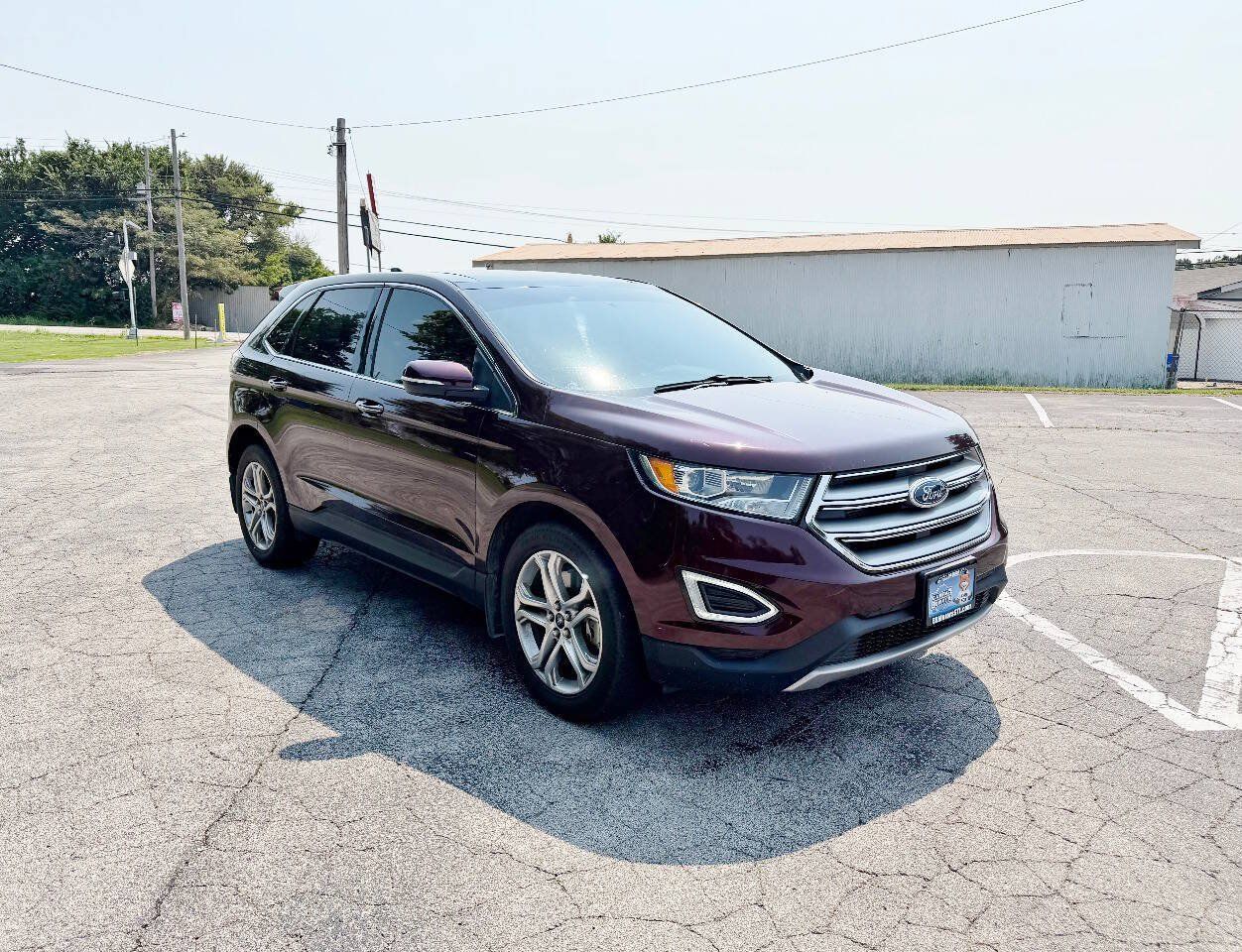 Used 2017 Ford Edge Titanium w/ Equipment Group 301A FWD image 3