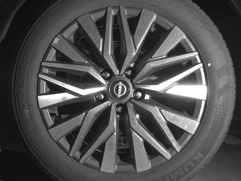 Used 2025 Nissan Altima 2.5 SV image 14