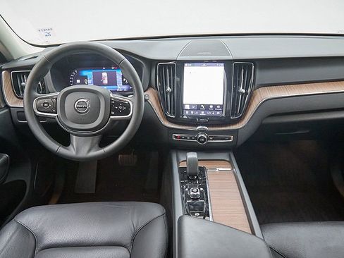 Certified 2024 Volvo XC60 B5 Plus w/ Climate Package image 25