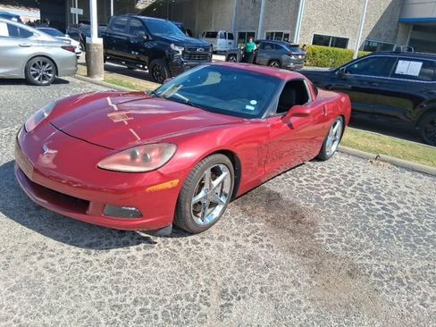 Used 2012 Chevrolet Corvette Coupe RWD image 2