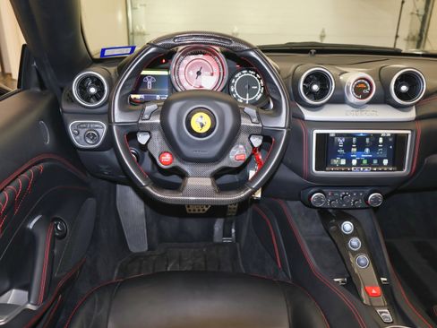 Used 2017 Ferrari California T image 28